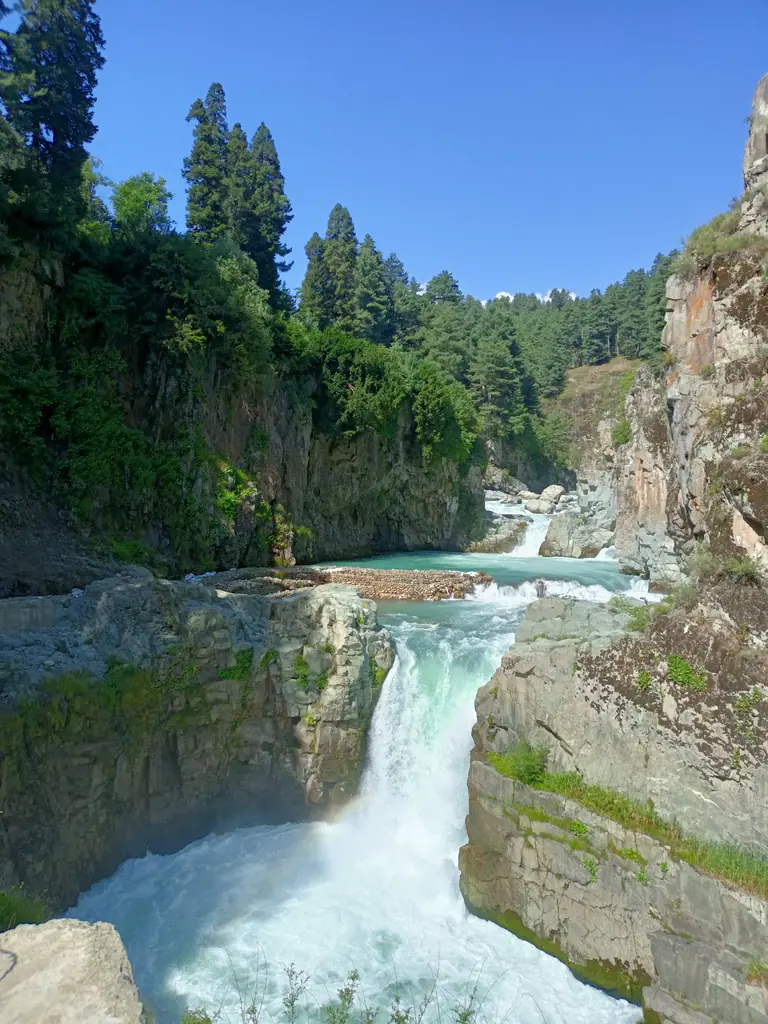 Aharbal Waterfall, Kashmir