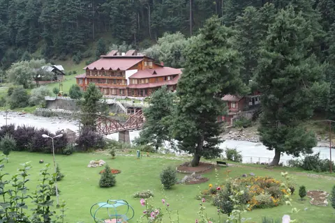 Srinagar & Pahalgam short break — Kashmir Tour Plan