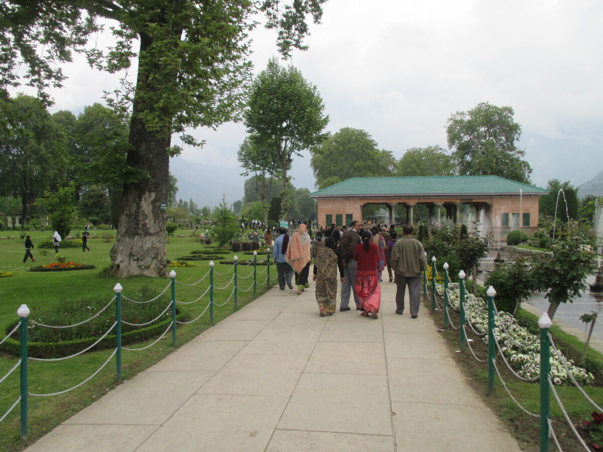 Tourists at the Shalimar Bagh