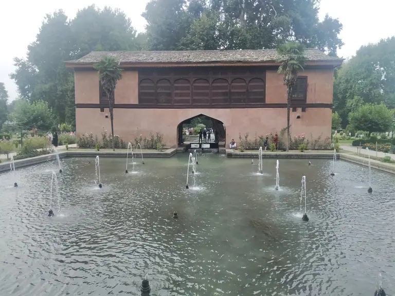 South Kashmir: Achabal, Kokernag, Verinag