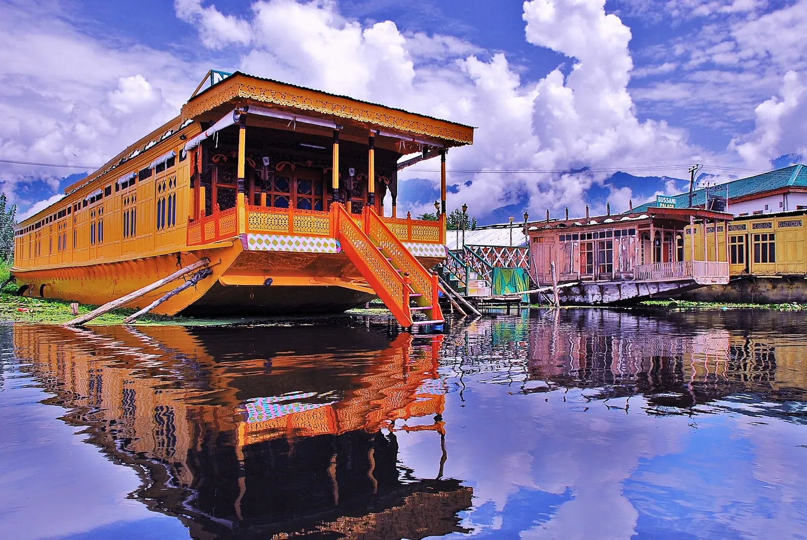 Houseboat- Dal Lake, srinagar Kashmir